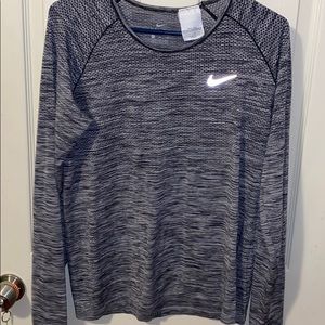 Nike top